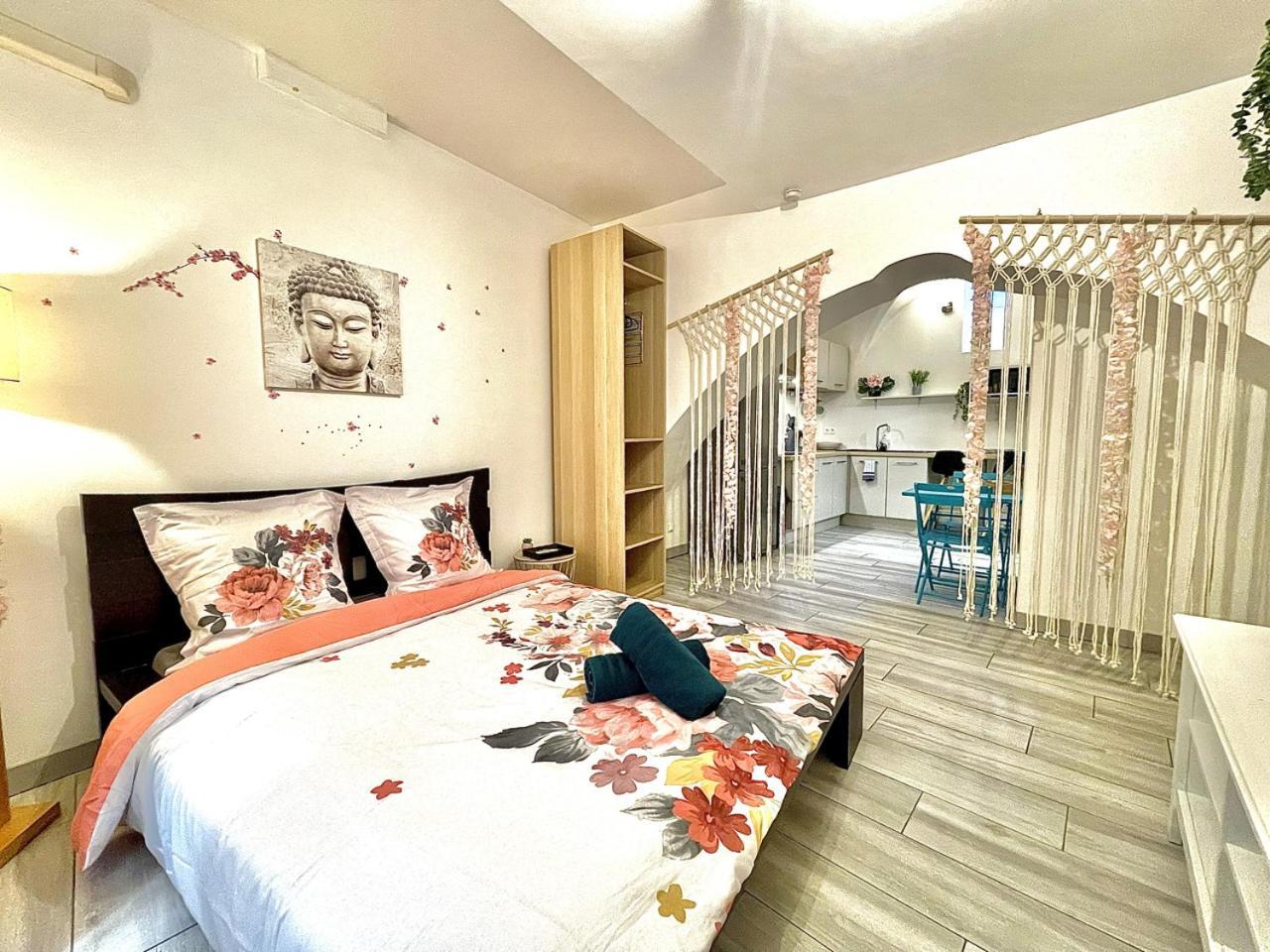 *Le Lotus*Fiber Wifi*Hyper Center* Apartment Salon-de-Provence Exterior photo